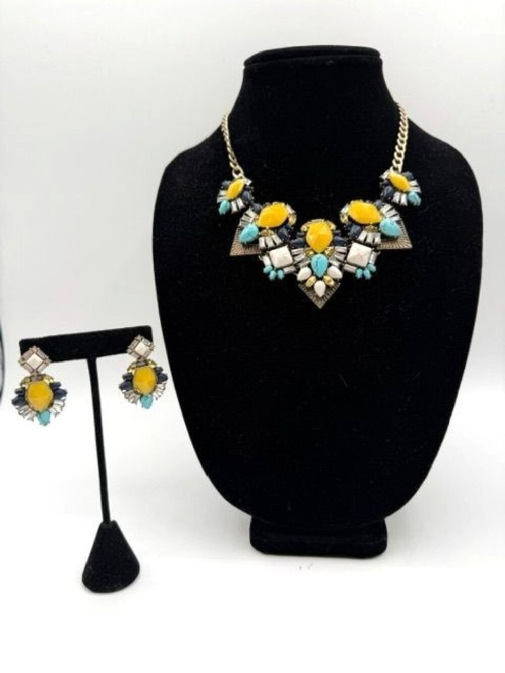 Chloe + Isabel Limoncello Statement Necklace Convertible Earrings Set Retired